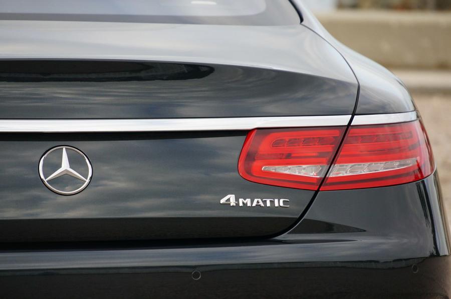  Mercedes-Benz S550 Coupe 4Matic 2015 года  (US) (фото 17 из 42)